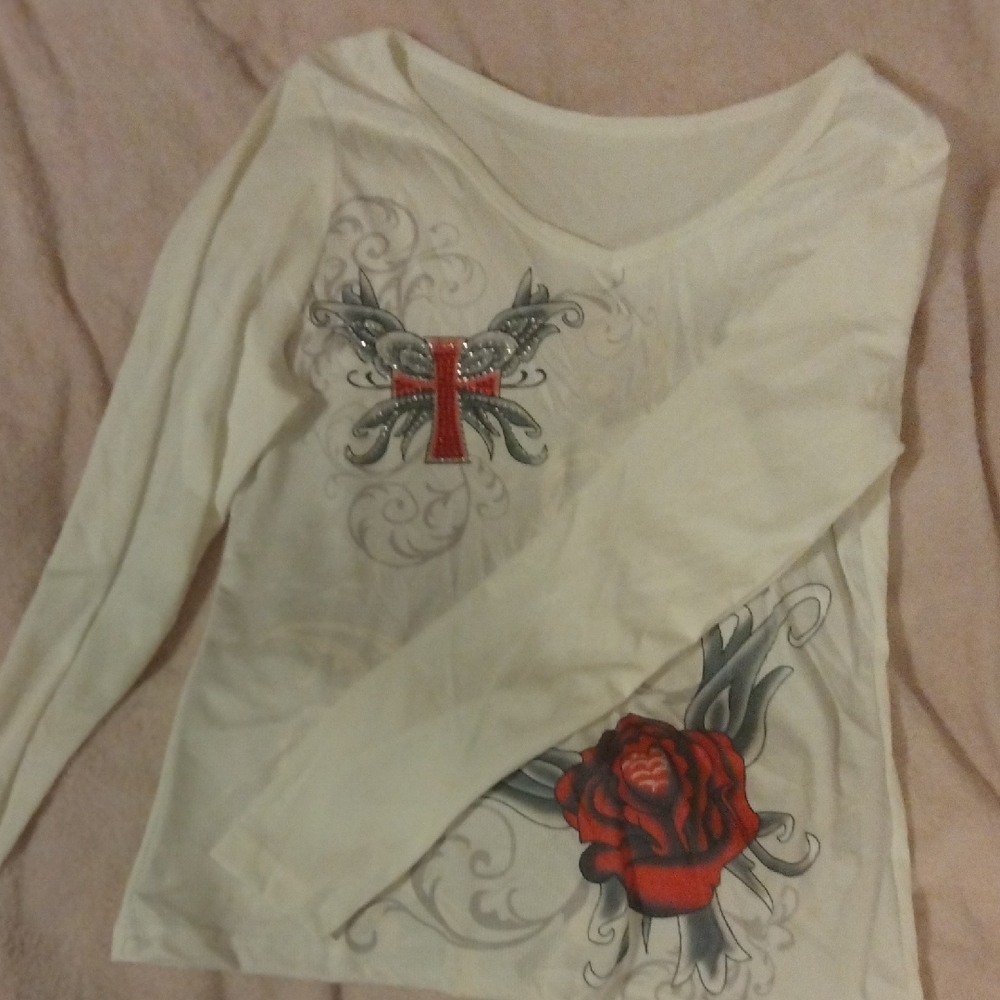 Stylish Cream Long Sleeve Top with Red and Gray Accents